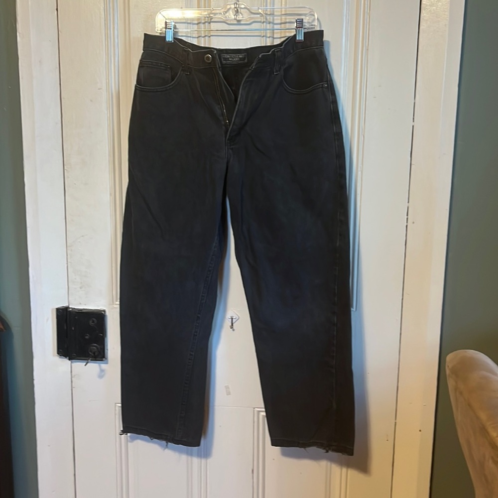 ARCHITECT JEAN Co; men’s relaxed fit black jeans; 34x30